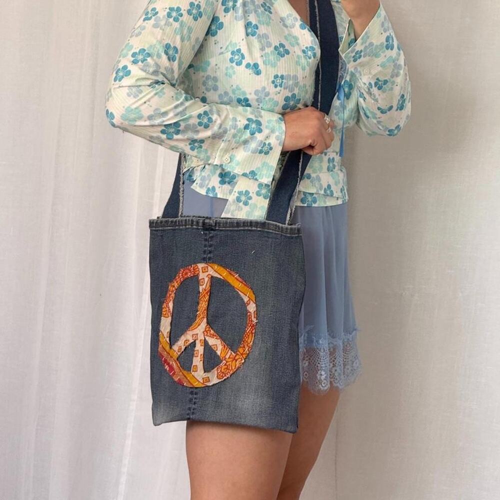 ✿ handmade recycled denim peace sign tote ✿